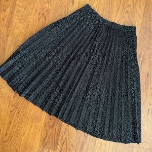 Elegant Black and White polka dots Pleated Skirt